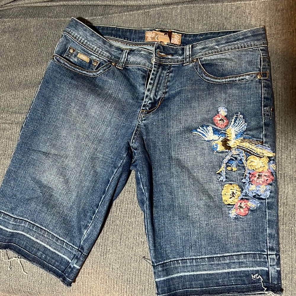 Jean shorts with stitching